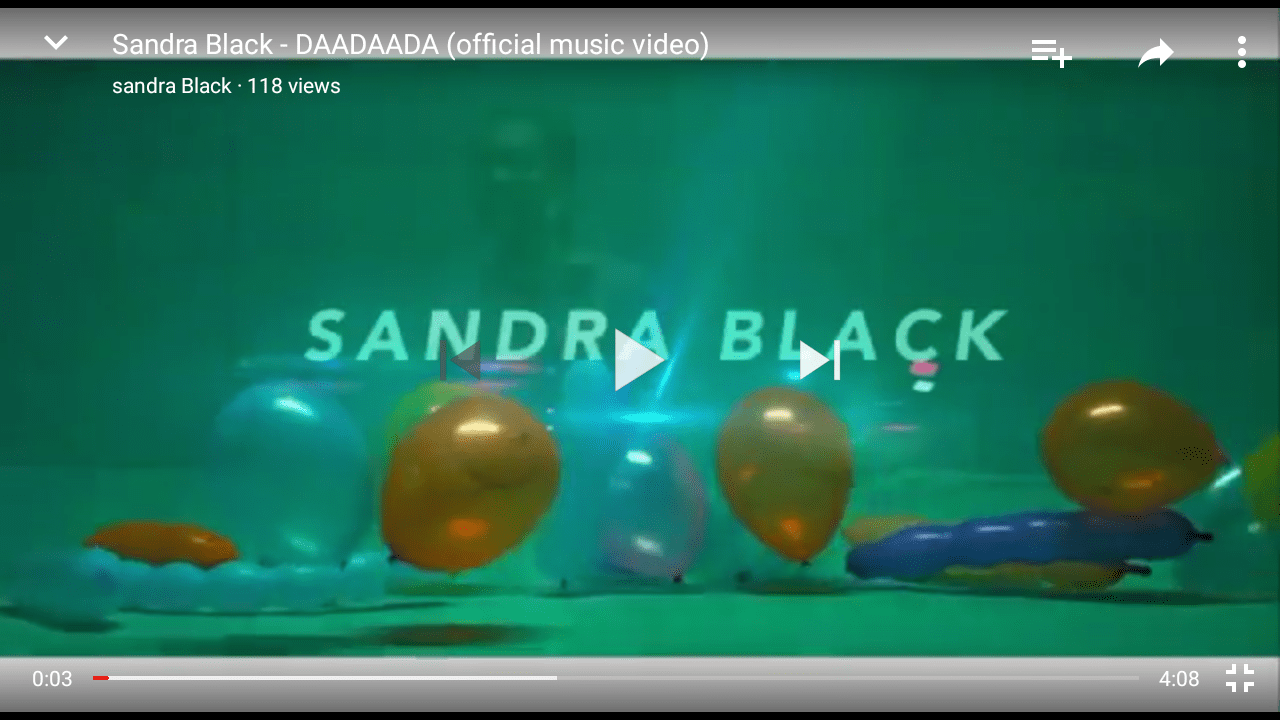 Sandra Black premiers ‘Daadaada’ music video.