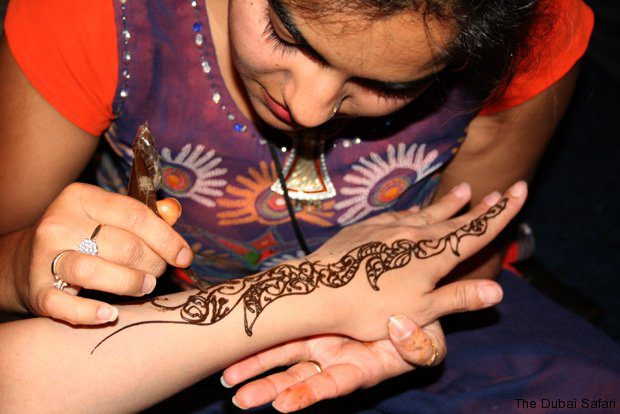 dubai desert safari and henna painting