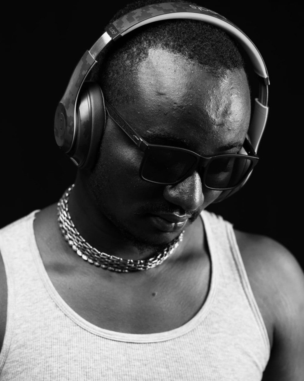 DJ Justice GH Shares Tempestuous New Single ‘Burning Desire’ Featuring Offei.