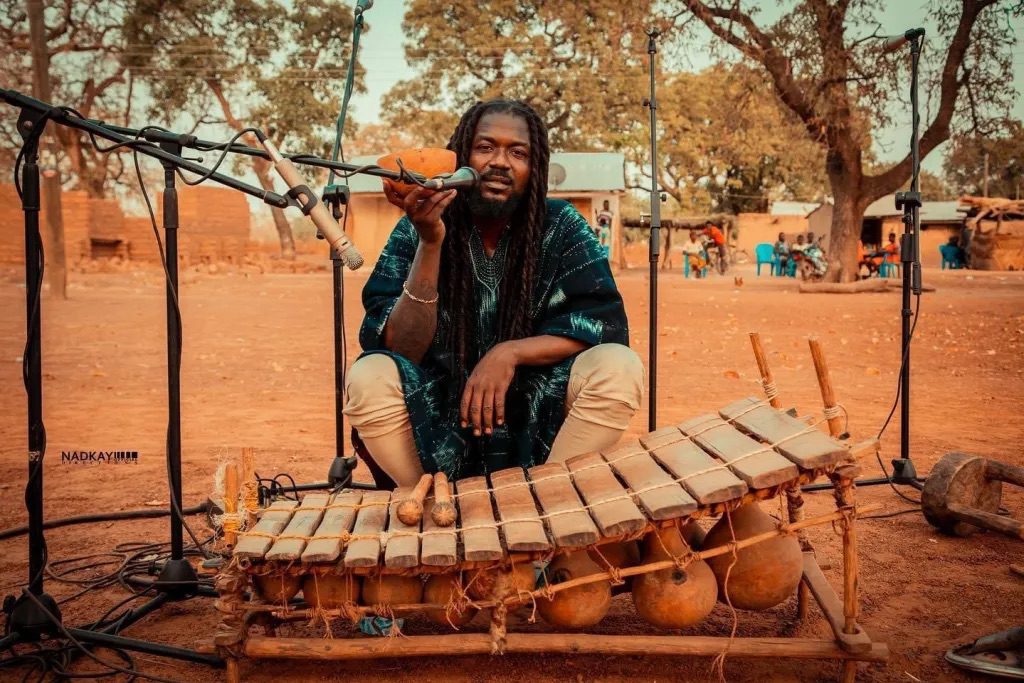 New Song, New Video – Samini Claims The Reggae Space Again With “Be Alright”.